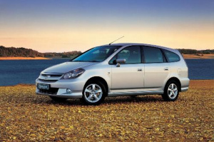 Honda Stream 1 поколение рестайлинг (2003 - 2006)