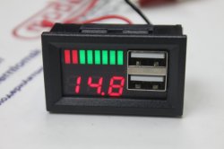 Вольтметр с зарядкой (2 гнезда USB) врезной красный